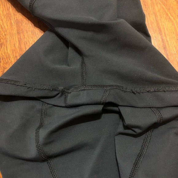 *SOLD* Lululemon Leggings 🍋 - Picture 5 of 7